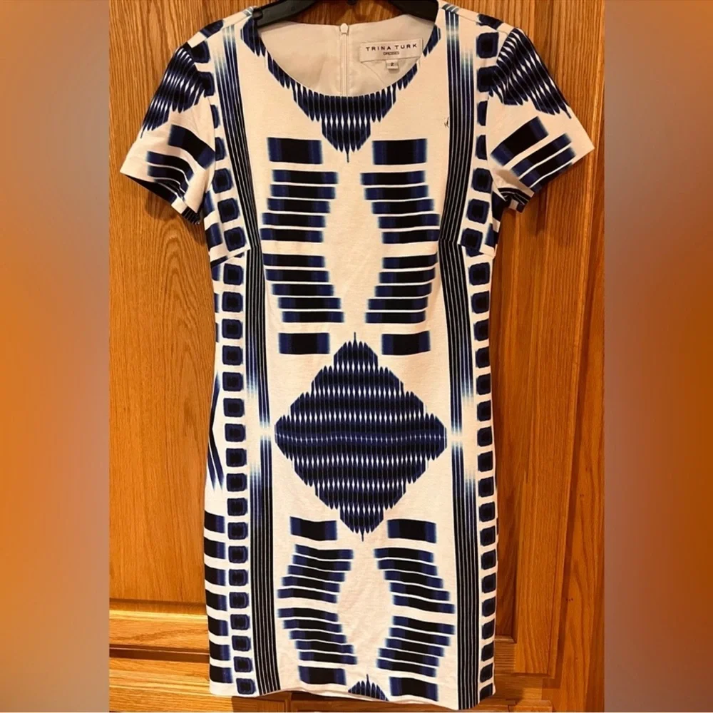 Trina Turk Kiara Geometric Mini Shift Dress‎ in Midnight Blue & White Size 2 - Picture 3 of 14